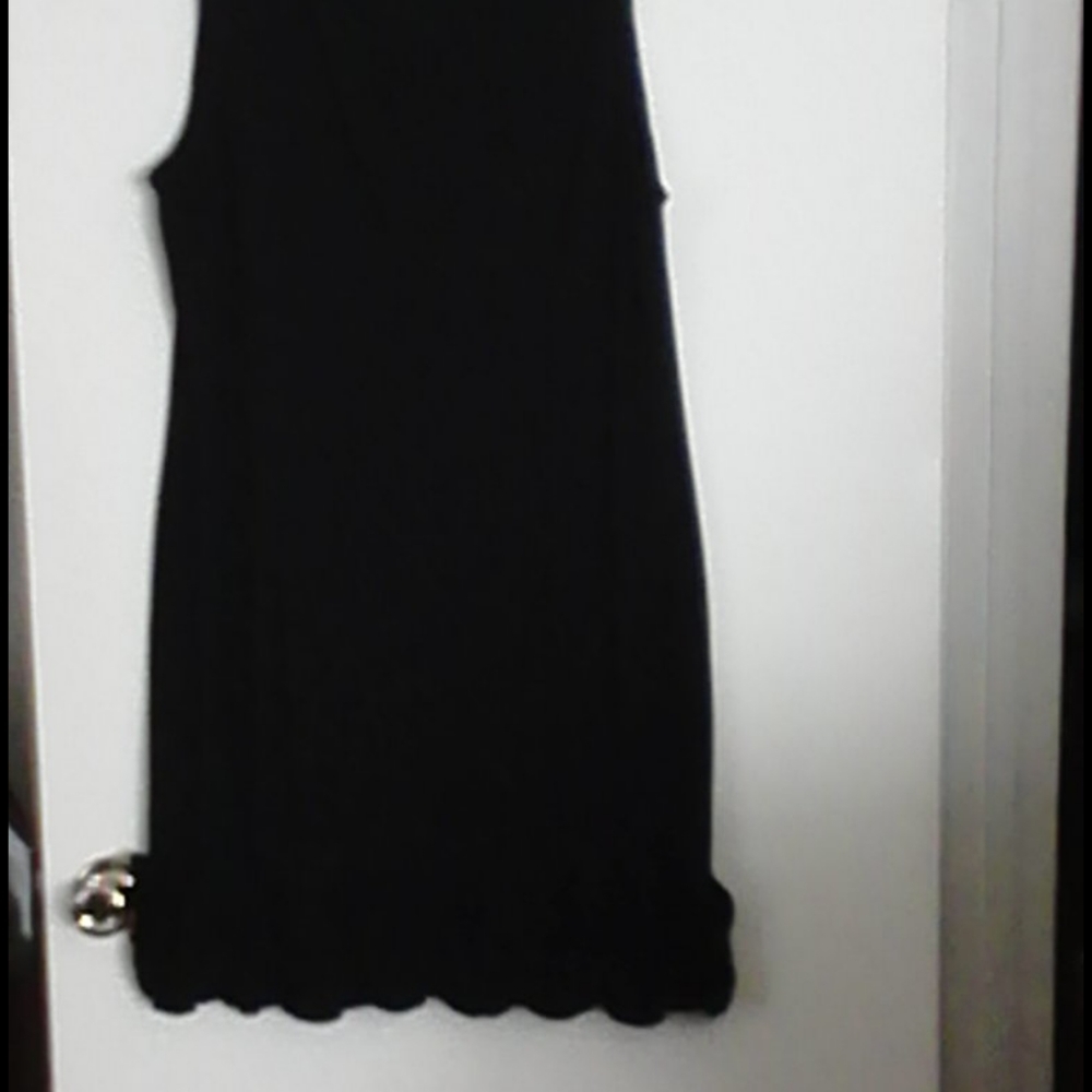 # 066 Lbd with Ruffle hem - Picture 4 of 4